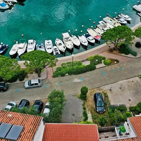 Nika קריקווניצה